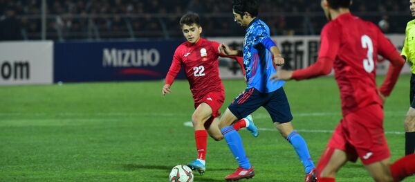 Футбольный матч между сборными Кыргызстана и Японии в Бишкеке - Sputnik Кыргызстан