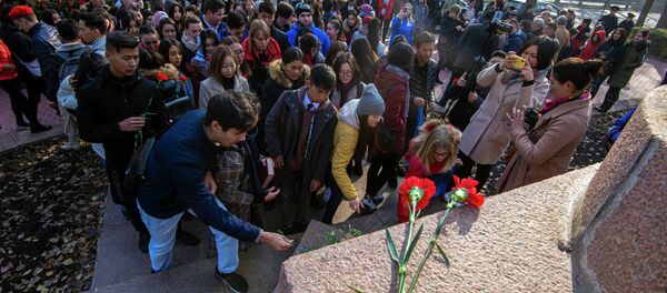 Митинг-реквием, посвященный памяти воинов-панфиловцев в парке имени Панфилова в Бишкеке - Sputnik Кыргызстан