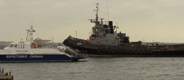 Россия Украинага чагымчылдыгы үчүн кармалган кемелерди өткөрүп берди. Видео - Sputnik Кыргызстан