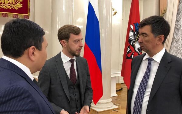 Мэр Бишкека Азиз Суракматов посетил Москву по приглашению правительства российской столицы - Sputnik Кыргызстан