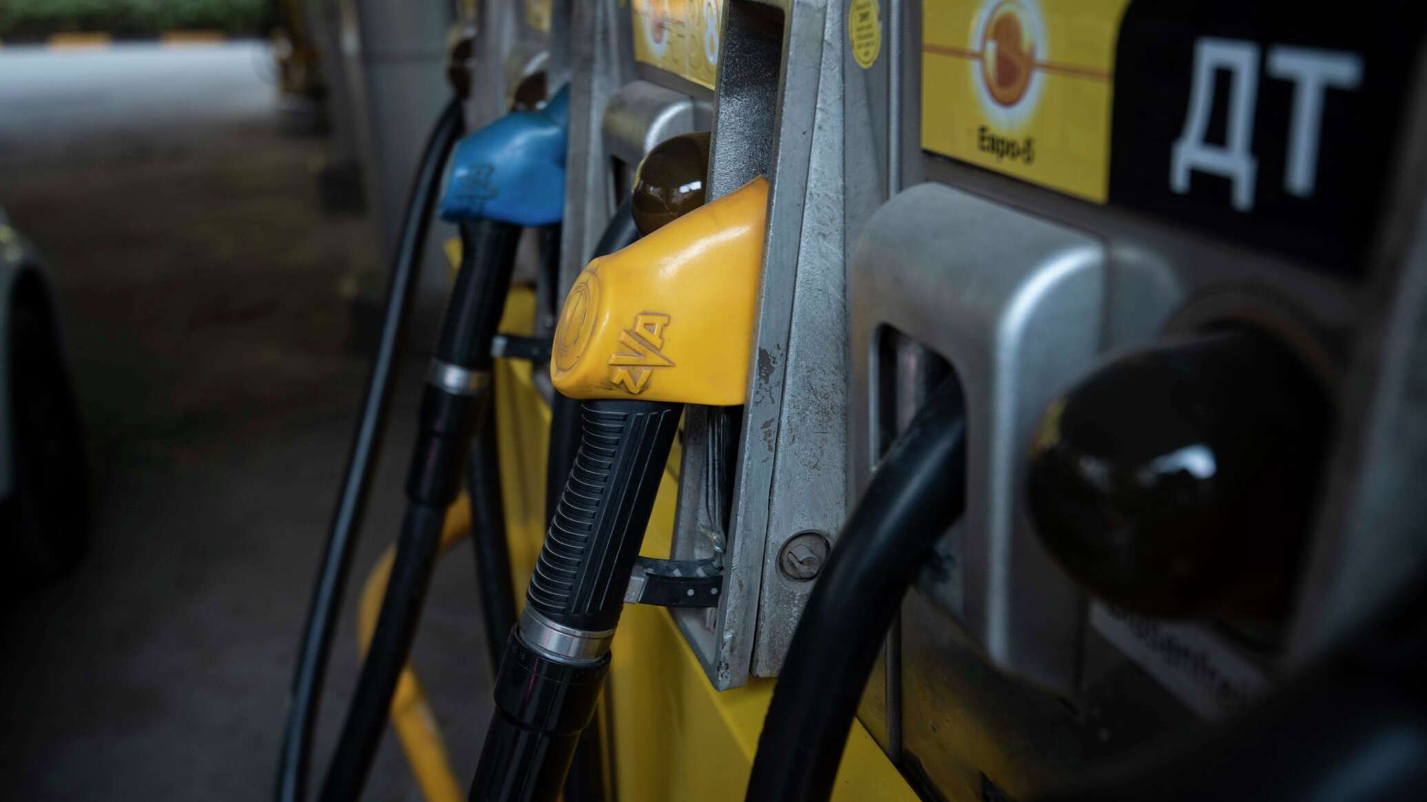 В Бишкеке и по Кыргызстану дешевеют бензин и дизтопливо — на сколько ...