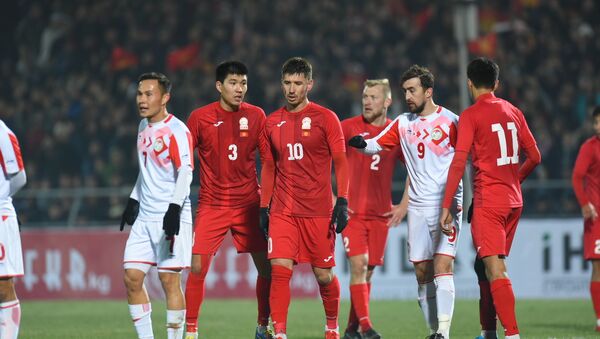 На матче группового этапа Чемпионата мира 2022 года Кыргызстан — Таджикистан в Бишкеке - Sputnik Кыргызстан
