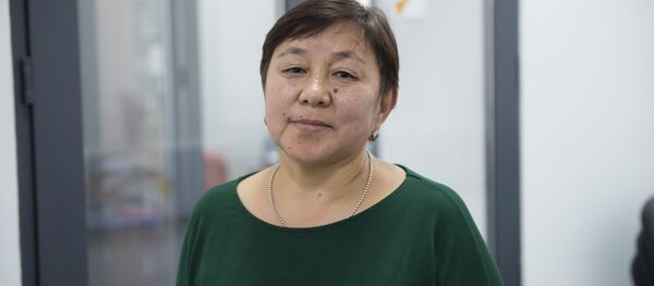 Республикалык клиникалык жугуштуу оорулар бейтапканасынын гепатология бөлүмүнүн башчысы Чолпон Идирисова - Sputnik Кыргызстан