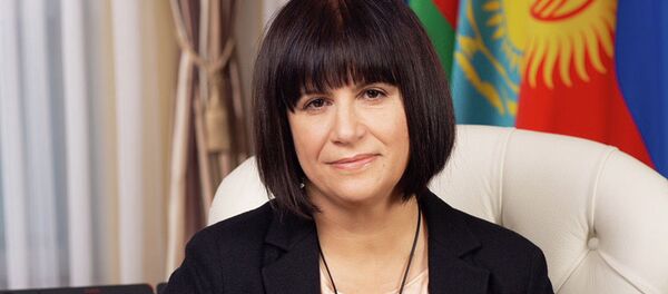 Министр по внутренним рынкам, информатизации, информационно-коммуникационным технологиям Евразийской экономической комиссии (ЕЭК) Карине Минасян - Sputnik Кыргызстан