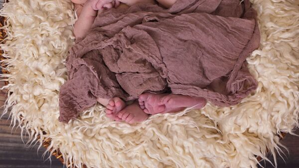 Новорожденные близнецы. Иллюстративное фото - Sputnik Кыргызстан