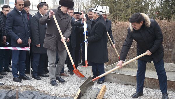 Рабочая поездка премьер-министра КР Мухаммедкалыя Абылгазиева в Нарынскую область - Sputnik Кыргызстан