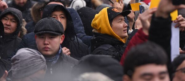 Мирная акция против коррупции и воровства у здания Жогорку Кенеша Мирная акция против коррупции и воровства у здания Жогорку Кенеша - Sputnik Кыргызстан