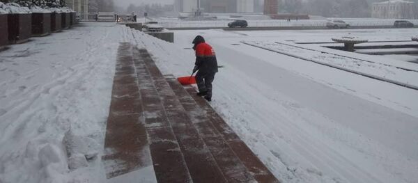 Уборка снега в Бишкеке - Sputnik Кыргызстан