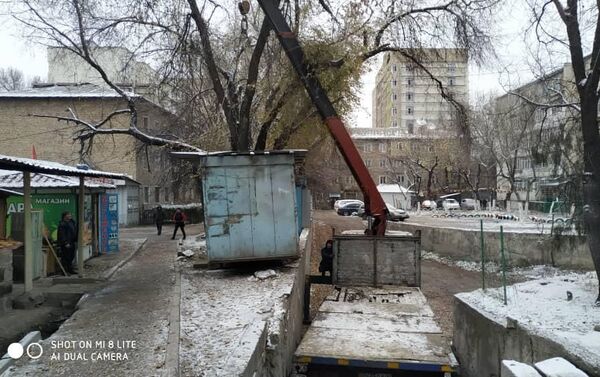 Незаконные объекты в Бишкеке демонтируют еженедельно. - Sputnik Кыргызстан
