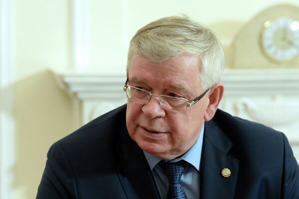 ЖККУнун башкы катчысынын милдетин аткаруучу Валерий Семериков уюмдун 2018-жылы ноябрдагы жыйынынын чечимдерин ишке ашыруу боюнча иш-чаралардын планынын аткарылышы жөнүндө маалымат берди. - Sputnik Кыргызстан