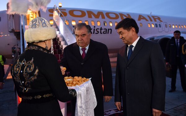 Президент Таджикистана и глава кабмина Кыргызстана - Sputnik Кыргызстан