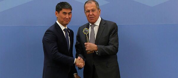 Кыргызстан Россияга ЖККУ төрагалыгын четинен өткөрүп берүүдө. Видео - Sputnik Кыргызстан