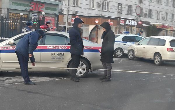 ДТП произошло сегодня, 28 ноября, примерно в 9:00 на проспекте Чуй, недалеко от проспекта Манаса - Sputnik Кыргызстан