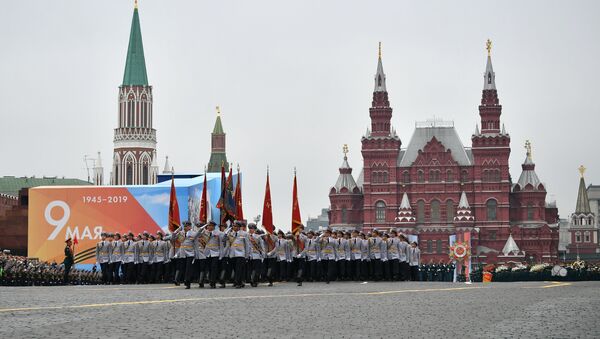 Военный парад, посвящённый 74-й годовщине Победы в Великой Отечественной войне - Sputnik Кыргызстан