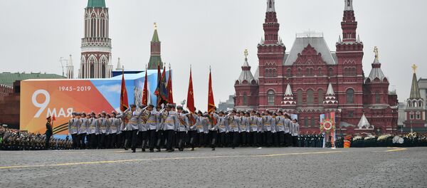 Военный парад, посвящённый 74-й годовщине Победы в Великой Отечественной войне - Sputnik Кыргызстан