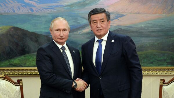 Встреча президента КР Сооронбая Жээнбекова с президентом РФ Владимиром Путиным - Sputnik Кыргызстан
