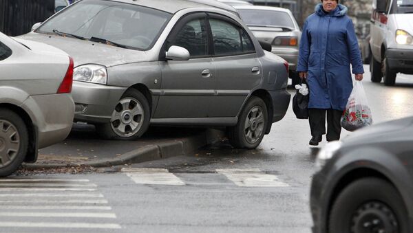 Незаконно припаркованные машины на улицах столицы - Sputnik Кыргызстан