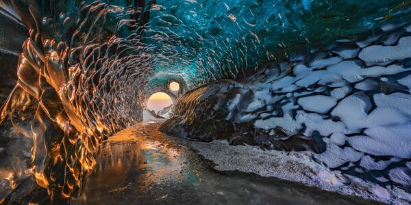Фото ледника работы австралийского фотографа Марка Грея (Mark Gray). Кадр признан лучшим в категории Digital Art Prize.

 - Sputnik Кыргызстан