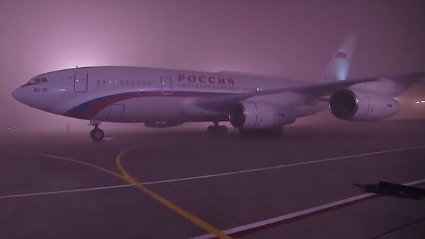Летчики Путина сажали самолет в Бишкеке в густом тумане — видео - Sputnik Кыргызстан