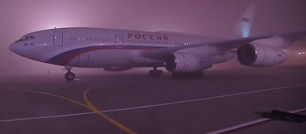 Летчики Путина сажали самолет в Бишкеке в густом тумане — видео - Sputnik Кыргызстан