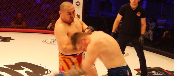 Кыргызстандык Танк атаандашын ай-буйга келтирбей жеңип алды. Москвадагы видео Кыргызстандык Танк атаандашын ай-буйга келтирбей жеңип алды. Москвадагы видео - Sputnik Кыргызстан