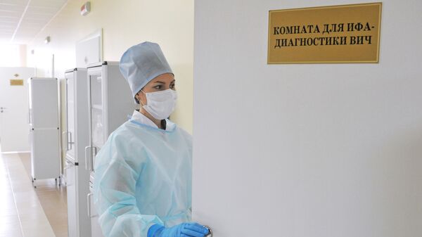 СПИД борборунун лаборанты. Архив - Sputnik Кыргызстан