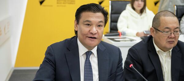 Круглый стол Сотрудничество КР и РФ в сферах миграции, образования и медицины - Sputnik Кыргызстан