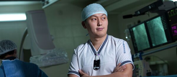 Кардиохирург Абай Турдубаев - Sputnik Кыргызстан