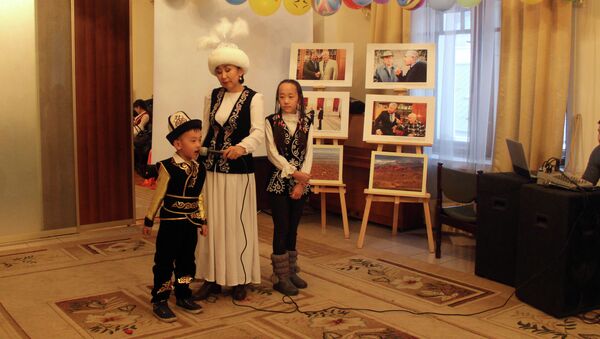 Открытие клуба по изучению кыргызского языка в Москве - Sputnik Кыргызстан