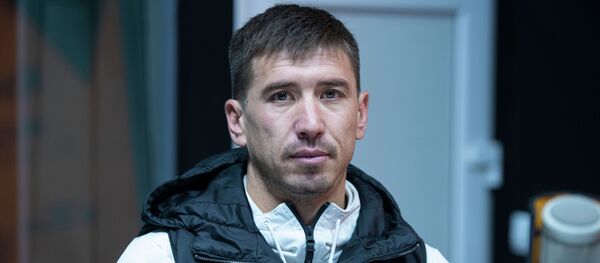 Кыргызстандын футбол боюнча улуттук курама командасынын оюнчусу, Дордой футбол клубунун чабуулчусу Мирлан Мурзаев Кыргызстандын футбол боюнча улуттук курама командасынын оюнчусу, Дордой футбол клубунун чабуулчусу Мирлан Мурзаев - Sputnik Кыргызстан