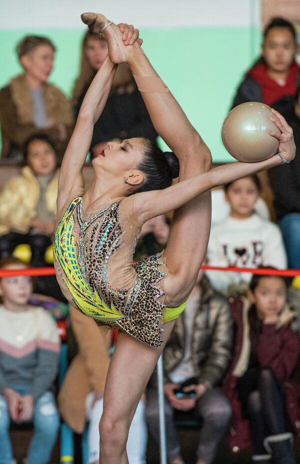 Чемпионат Кыргызстана по художественной гимнастике в Бишкеке - Sputnik Кыргызстан