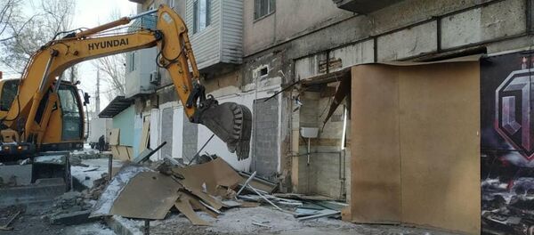 Демонтаж незаконно установленных объектов в Бишкеке - Sputnik Кыргызстан