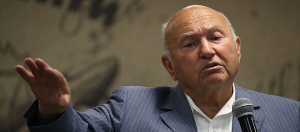 Бывший мэр города Москвы Юрий Лужков Бывший мэр города Москвы Юрий Лужков - Sputnik Кыргызстан