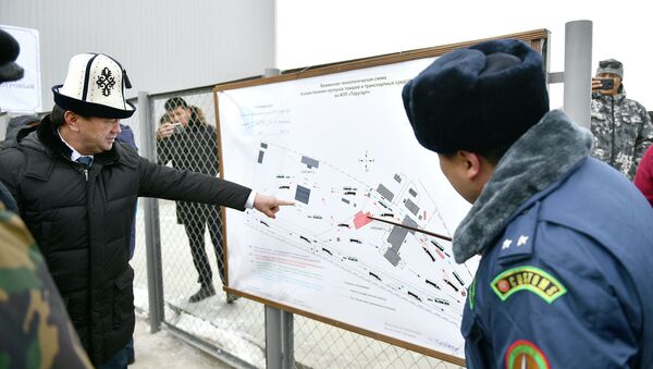 Церемония запуска инспекторско-досмотрового комплекса на контрольно-пропускном пункте Торугарт в Нарынской области - Sputnik Кыргызстан
