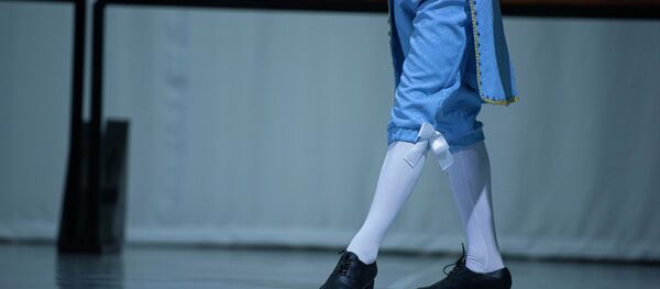 Сцена театра. Архивное фото Сцена театра. Архивное фото - Sputnik Кыргызстан