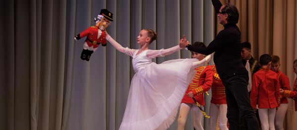 Постановка балета Щелкунчик в Кыргызском национальном театре оперы и балета имени А. Малдыбаева Постановка балета Щелкунчик в Кыргызском национальном театре оперы и балета имени А. Малдыбаева - Sputnik Кыргызстан