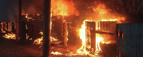 Пожар в частом доме. Архивное фото Пожар в частом доме. Архивное фото - Sputnik Кыргызстан