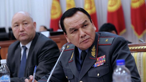 Министр внутренних дел КР Кашкар Джунушалиев на заседании Жогорку Кенеша. Архивное фото - Sputnik Кыргызстан