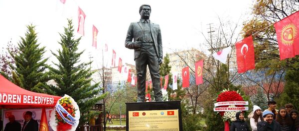 Открытие памятника писателю Чингизу Айтматову в Анкаре Открытие памятника писателю Чингизу Айтматову в Анкаре - Sputnik Кыргызстан