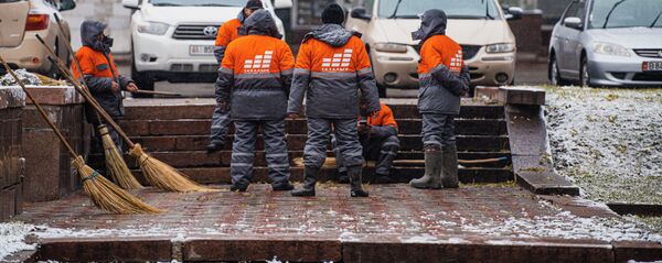 Первый снег в Бишкеке - Sputnik Кыргызстан