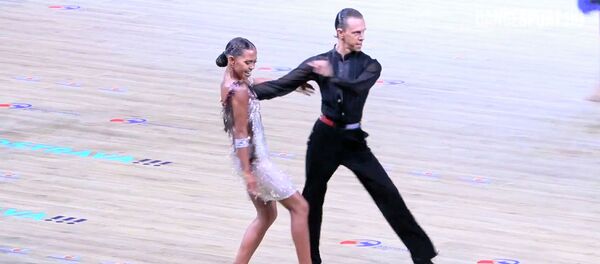 Кыргызстанцы взяли золото, станцевав на международном турнире, — видео из ОАЭ Кыргызстанцы взяли золото, станцевав на международном турнире, — видео из ОАЭ - Sputnik Кыргызстан