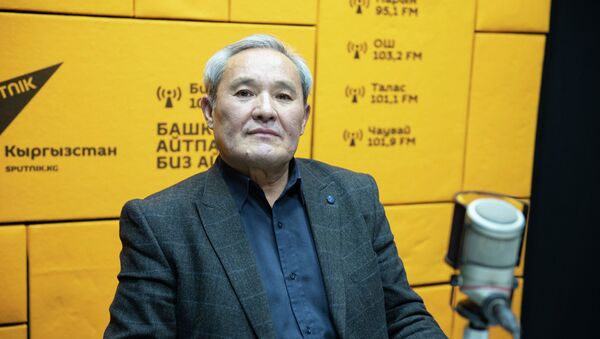 Ведущий специалист Нацкомиссии по госязыку Темирбек Осмоналиев - Sputnik Кыргызстан