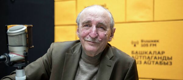 Декан медфакультета КРСУ Анэс Зарифьян - Sputnik Кыргызстан