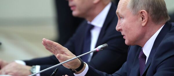 Рабочая поездка президента РФ В. Путина в Санкт-Петербург - Sputnik Кыргызстан