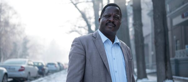 Медбрат в международной организации Врачи без границ из Зимбабве Херберт Мутубуки - Sputnik Кыргызстан