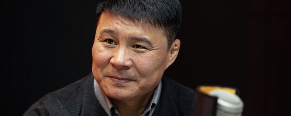 Депутат ЖК Тазабек Икрамов. Архивное фото Депутат ЖК Тазабек Икрамов. Архивное фото - Sputnik Кыргызстан