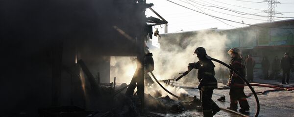 Пожар на Мытищинской ярмарке в Подмосковье локализован - Sputnik Кыргызстан