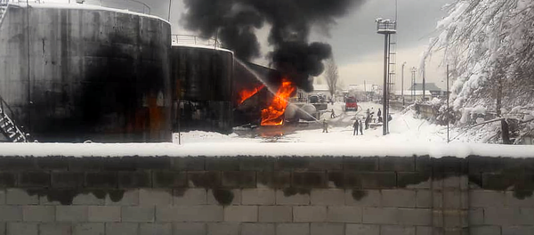 Пожар на нефтебазе в Джалал-Абаде - Sputnik Кыргызстан