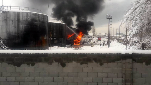 Пожар на нефтебазе в Джалал-Абаде - Sputnik Кыргызстан