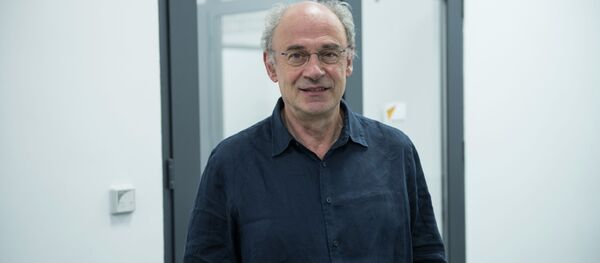 Сотрудник парижской Высшей школы социальных наук, эксперт в сфере государственного управления, истории и природы власти Ив Коэн - Sputnik Кыргызстан